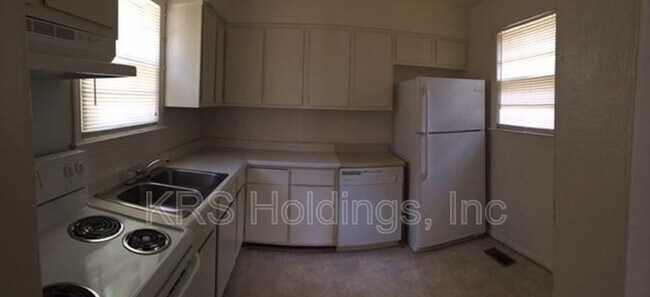 Building Photo - 1222 George St