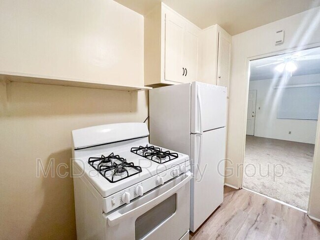 Foto del edificio - 522-526 Pepper Dr