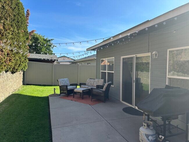 Back Patio - 401 S 82nd Ave