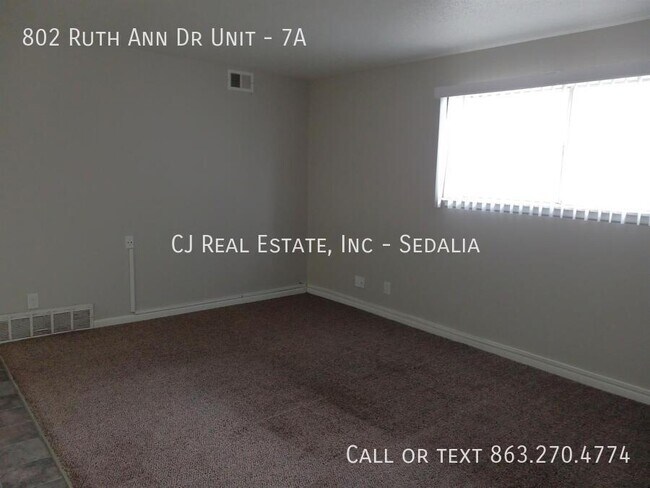 Foto del edificio - 802 Ruth Ann Dr