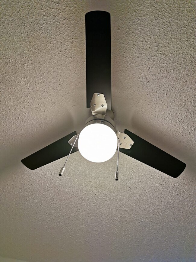 Building Photo - 1809 Danforth Av