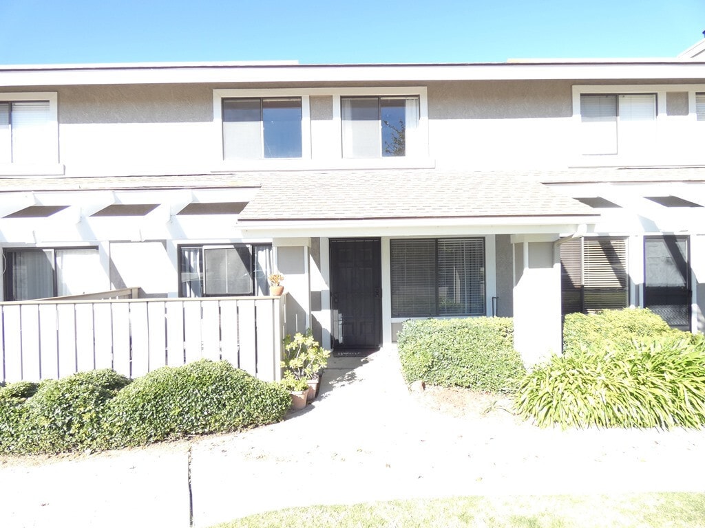 Primary Photo - Knollwood Terrace Townhome in Orcutt Area
