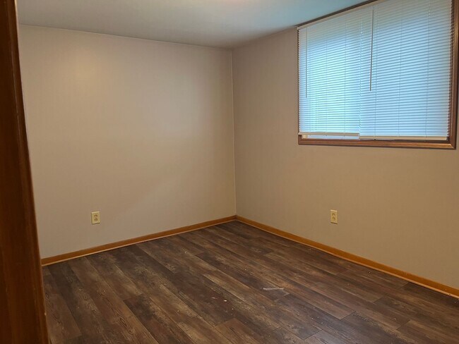 Building Photo - SKJJT LLC-4743