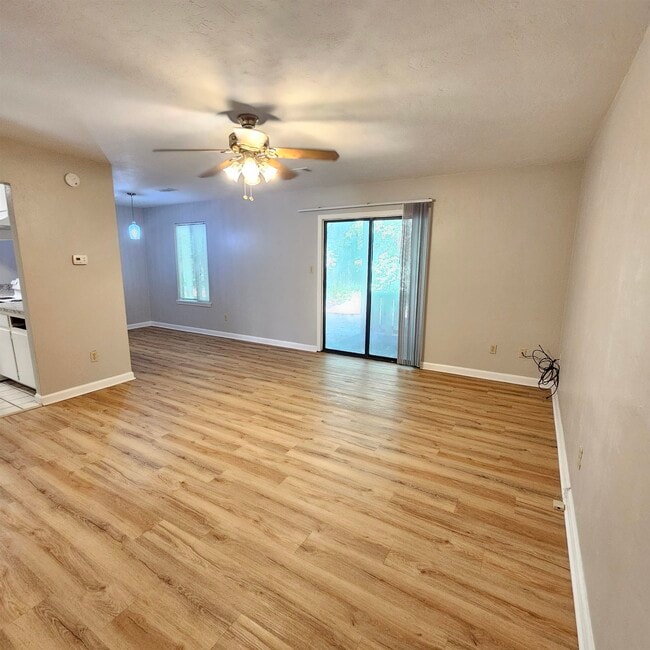 Building Photo - 3687 Donovan Dr