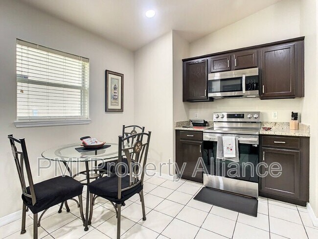 Foto del edificio - 185 Sandy Ridge Dr