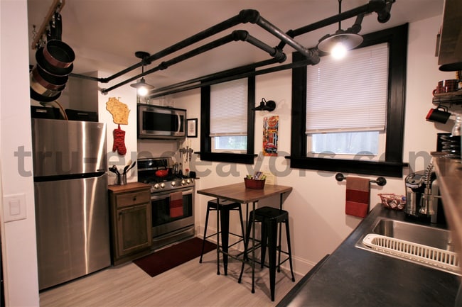 Kitchen - 2108 E Washington Ave