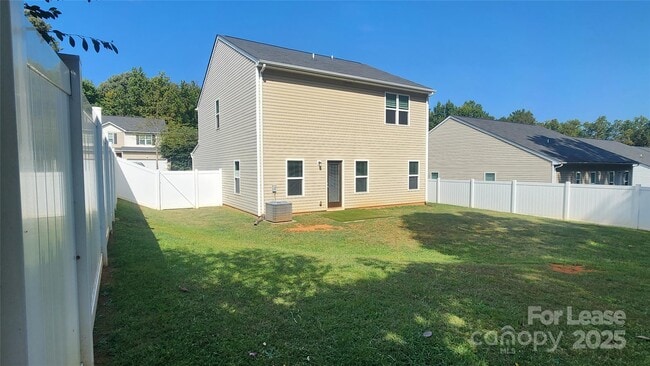 Building Photo - 6234 Sydney Mae Ln