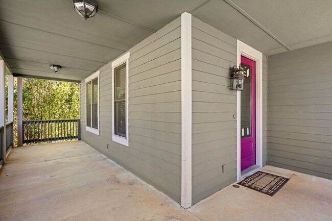 Foto del edificio - Modern Arts and Crafts Home