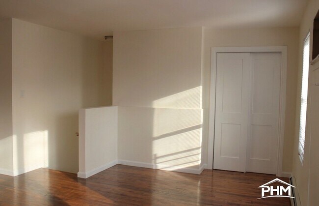 Photo - 673 Ashford St Apartment