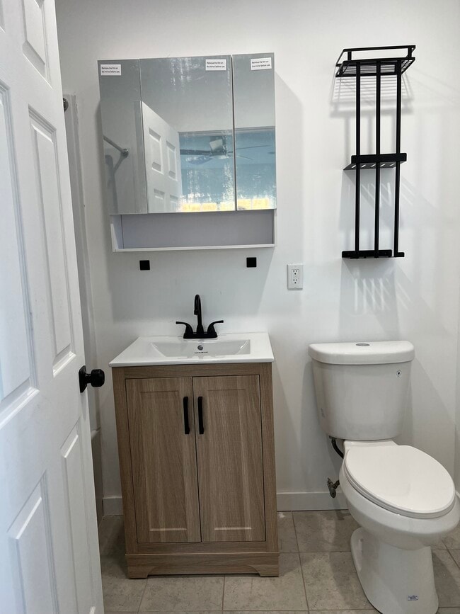 Finished Bath with Shower Tub - 327 W D St