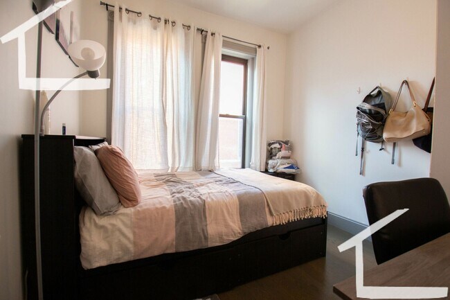 Foto del edificio - Charming 3 Bedroom-No Broker Fee