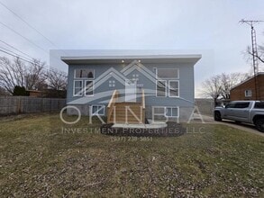 Building Photo - 1038 Rossiter Dr