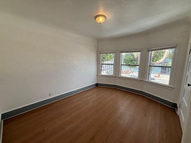Building Photo - Lake Merrit Rental