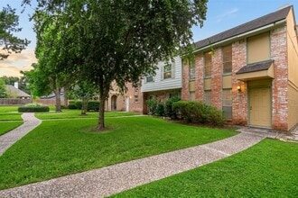 Building Photo - 427 Sunset Dr