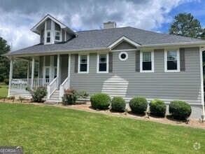 Building Photo - 4494 Coventry Way NE
