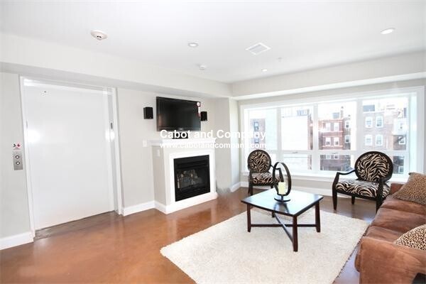 Building Photo - 9 N Margin St