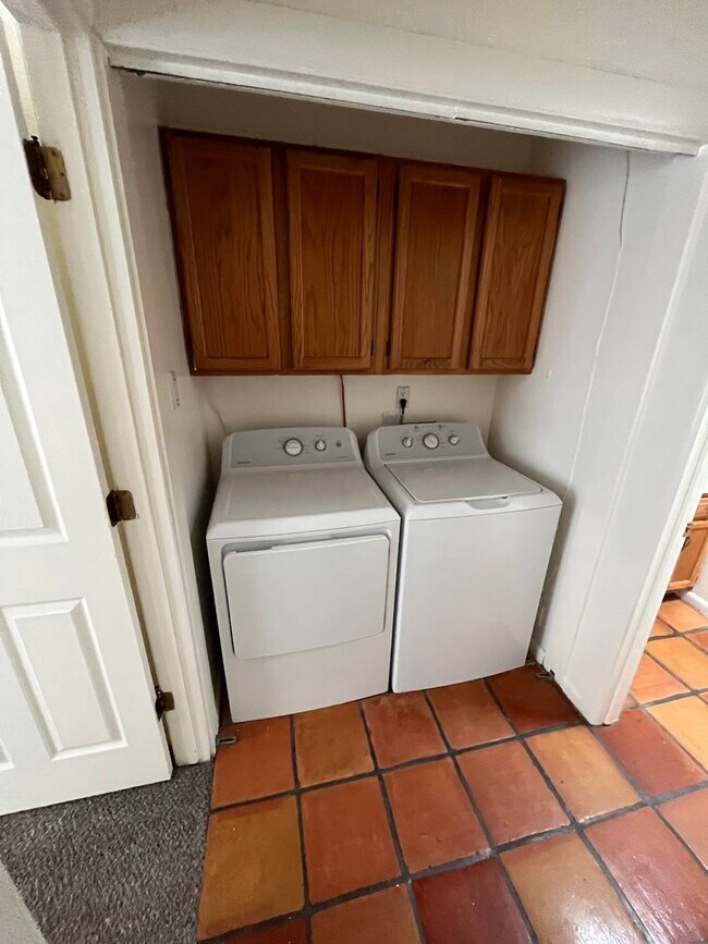 Building Photo - Move in ready!