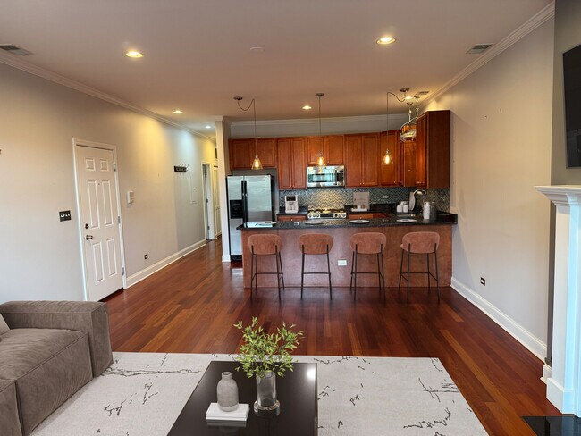 Foto del edificio - 1834 W Foster Ave