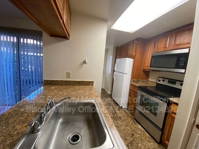 Building Photo - 131 Palo Verde Ter