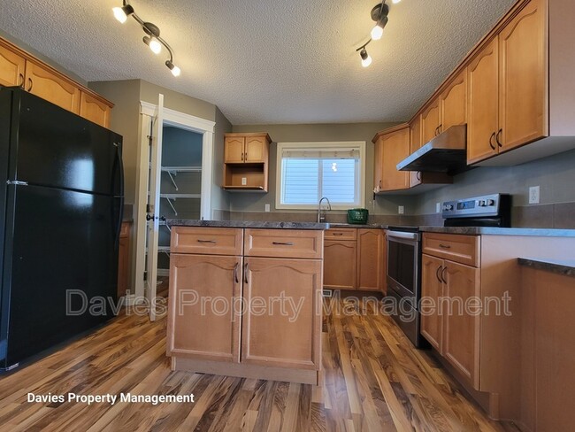 Building Photo - 12212-12218 18 Ave SW