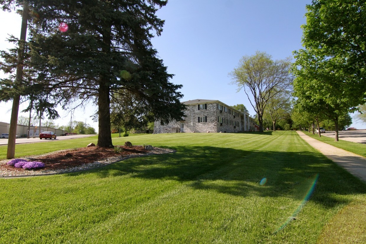 Carriage Hills Apartments Germantown, WI