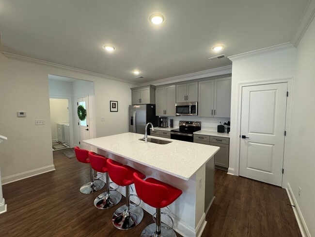 Building Photo - 3 bed 3.5 bath house in South Grove!