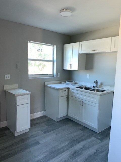 Building Photo - 719 N Sapodilla Ave