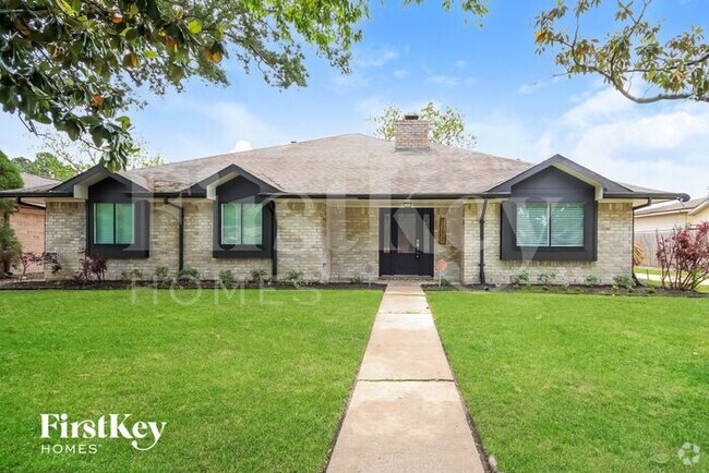 Building Photo - 13915 Briarworth Dr