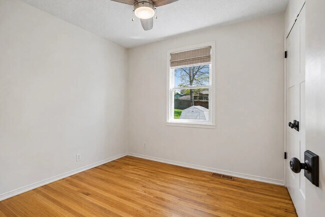 Building Photo - 517 Adamwood Dr