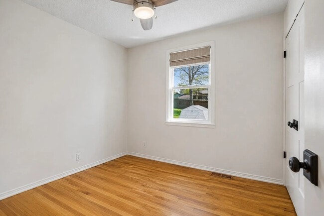 Foto del edificio - 517 Adamwood Dr