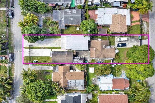 Foto del edificio - 575 NW 99th St