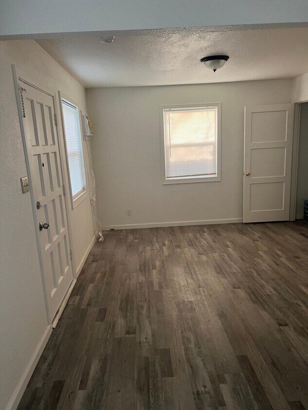 Primary Photo - 127 Stanford Ave