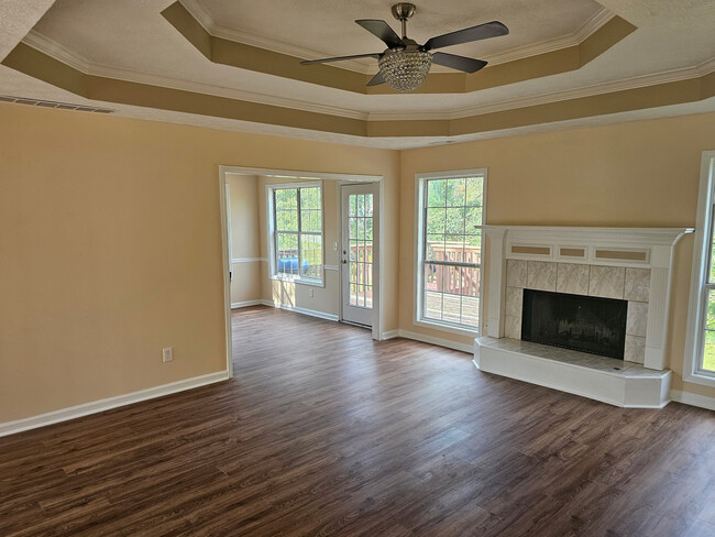 Living Room & Kitchen Nook - 3108 Linsley Ct SW