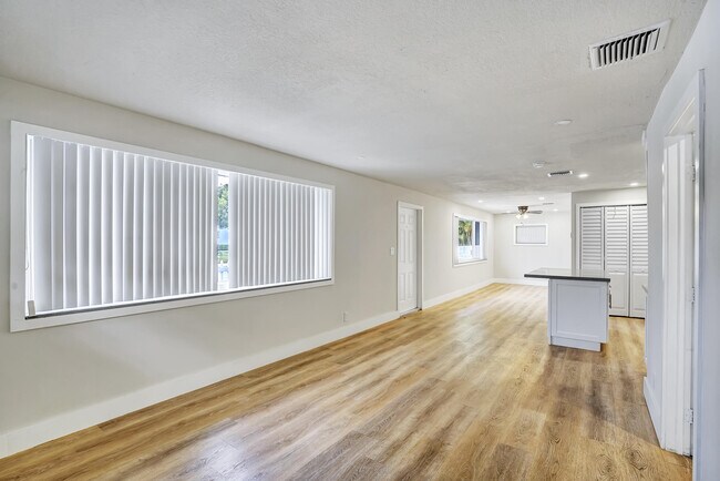 Foto del edificio - 434 SW 9th St