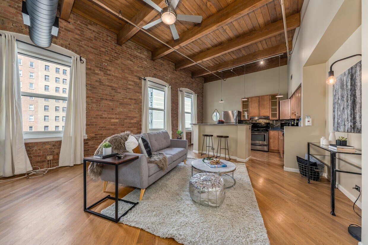 Foto principal - 900 S Wabash Ave