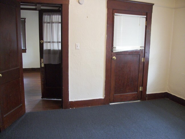 Building Photo - 455 Monroe St