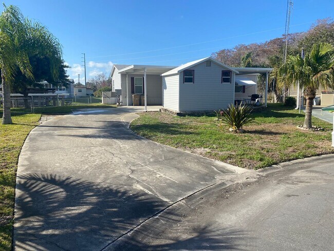 Building Photo - Spectacular Fully Furnished Home SEASONAL ...