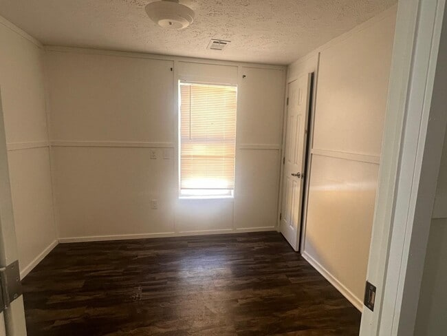 Building Photo - 1201 Schley St