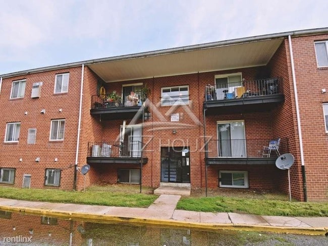 Building Photo - 4310 Seminole Ave