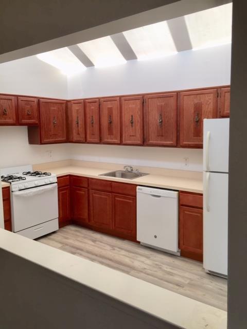 Foto del edificio - 240-35-240-70 70th Ave