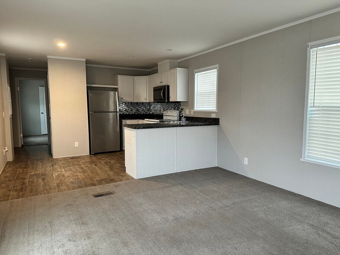 Foto principal - 127 Cardinal Ln