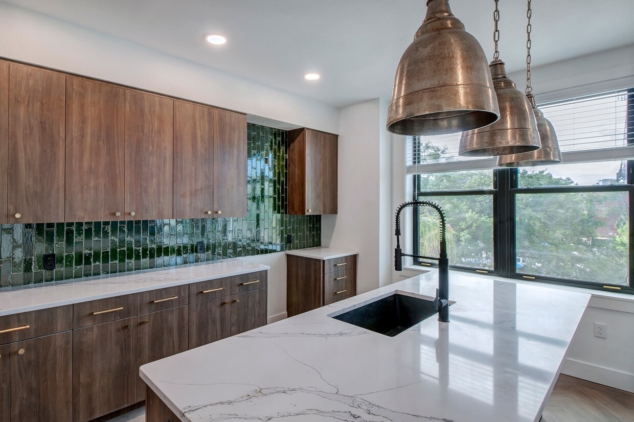 Photo - 408 W University Ave (Gainesville, FL)