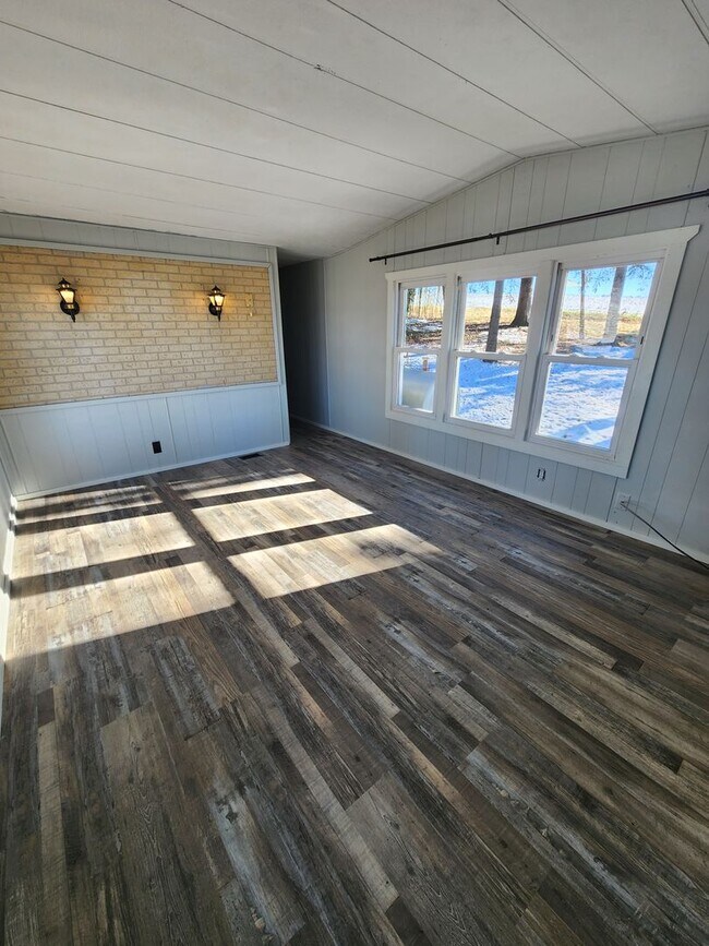 Building Photo - 4108 Roxbury Road