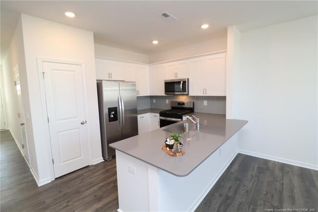 Building Photo - 374 Freestall Dr