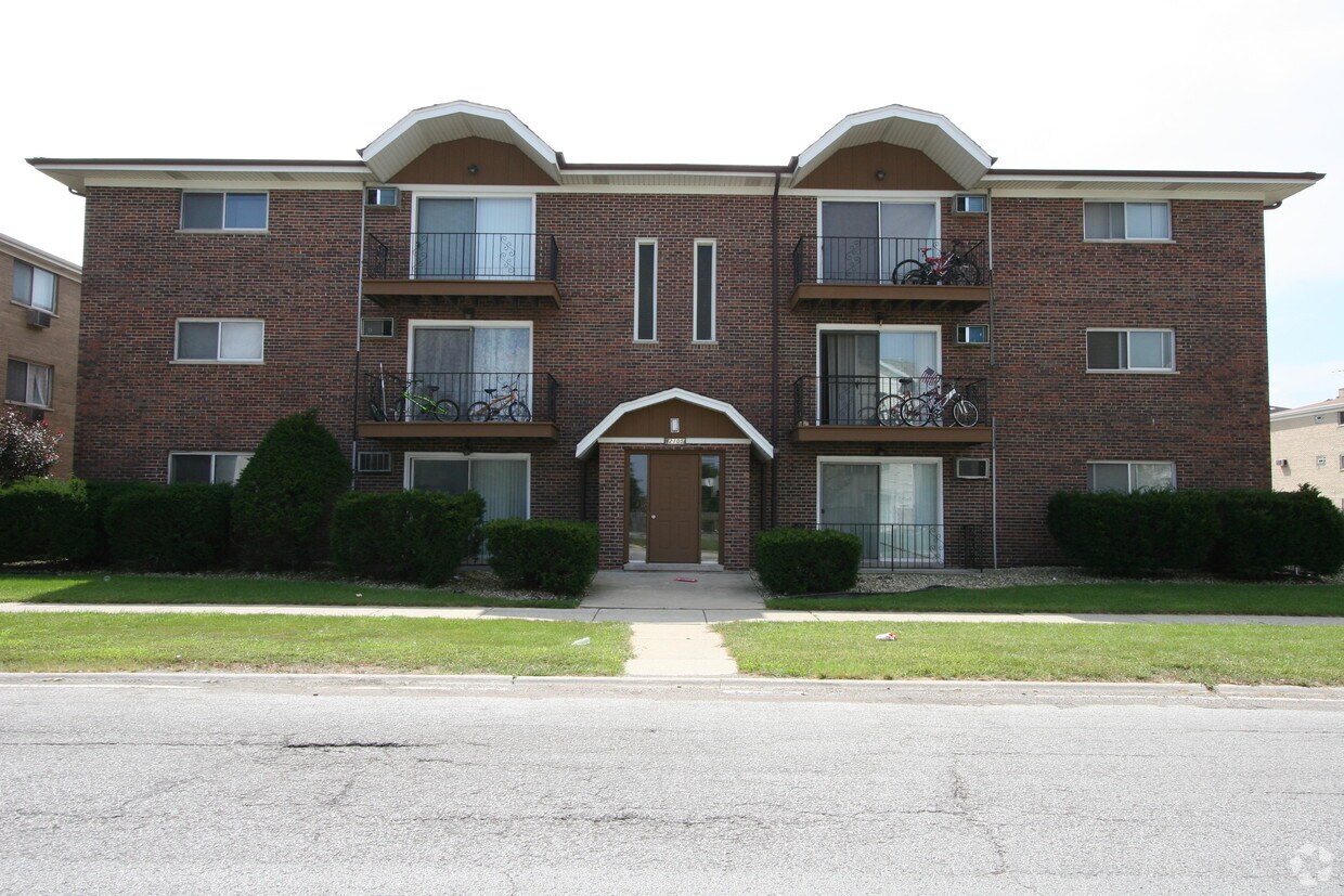 Foto principal - 2105 W 176th Pl