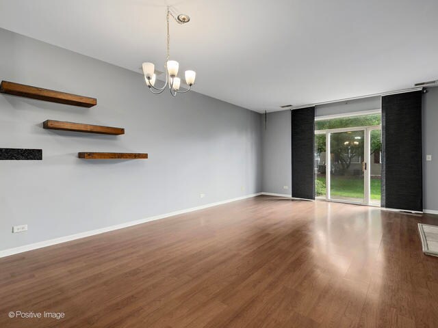 Foto del edificio - 835 Genesee Dr