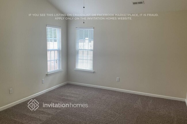 Building Photo - 17225 Commons Crossing Dr