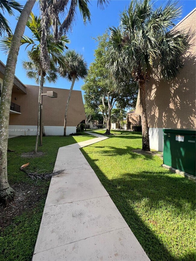 Foto del edificio - 8277 SW 128th St