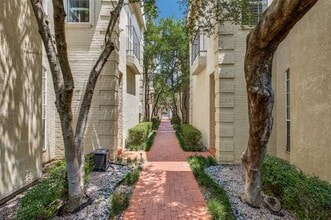 Building Photo - 4517 Holland Ave