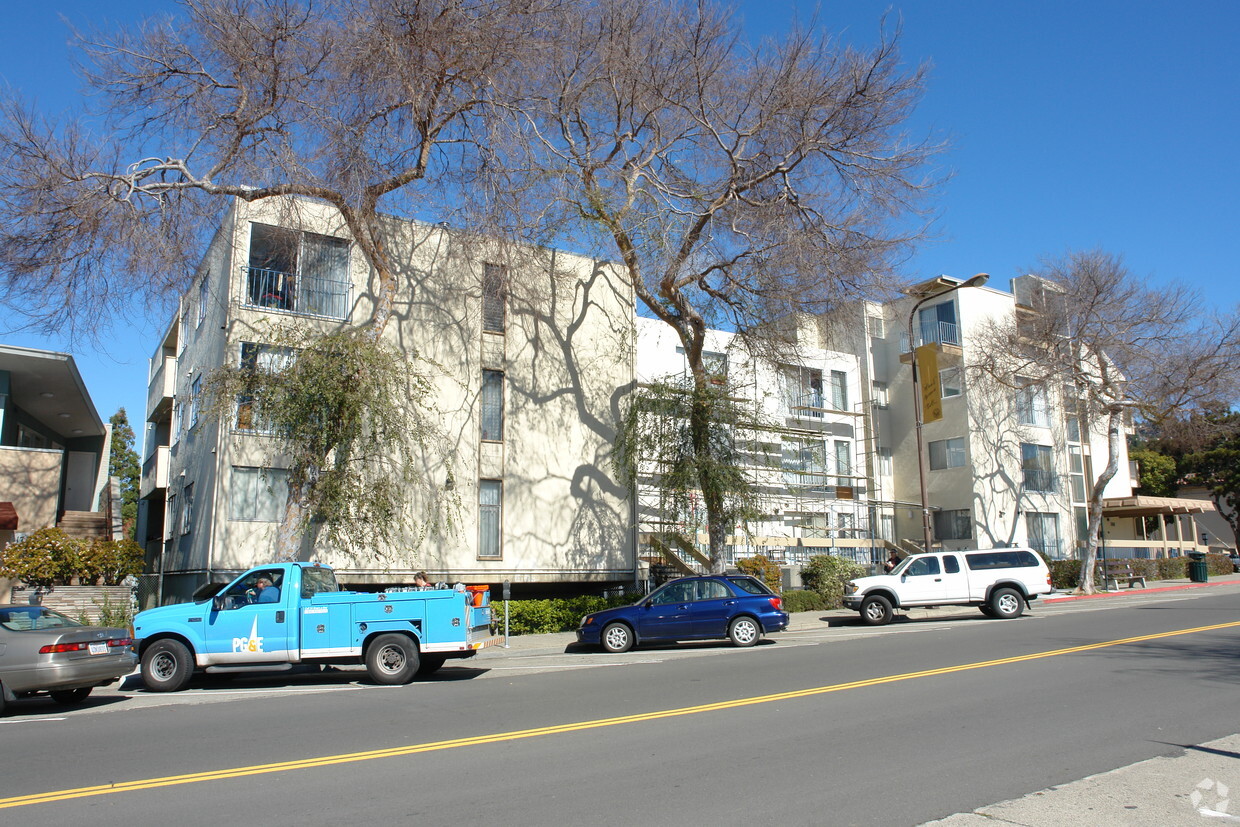 1737 de Solano, ¡alejado - 1737 Solano Ave